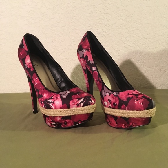 Qupid Shoes - Qupid Pink Floral High Heel Platform Pump, Size 8